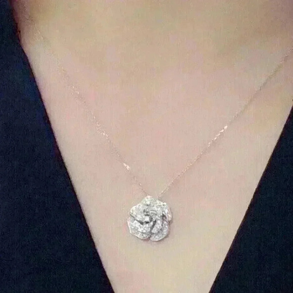 New Gorgeous 925 Silver Sim. Diamond Rose Necklace - Picture 4 of 4